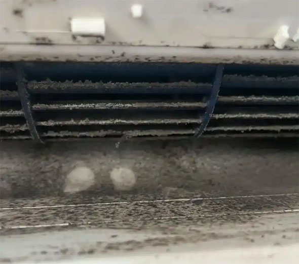 微山空调吹的风有股烧焦味是怎么回事